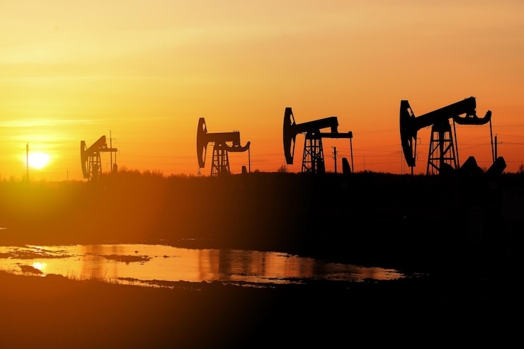 working-oil-pump-silhouette-oil
