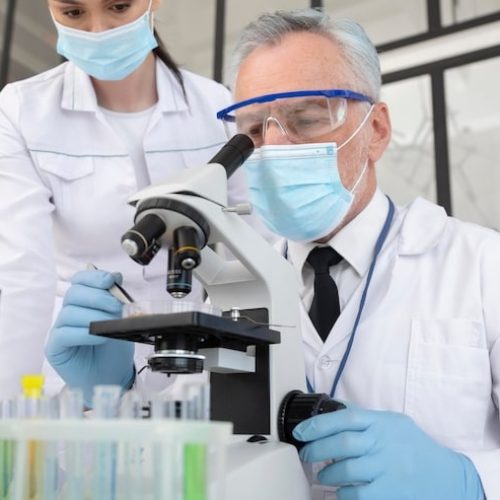 cerrar-cientificos-que-trabajan
